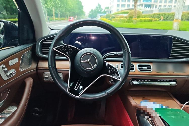 Used Mercedes-Benz GLE 2024 GLE 450 4MATIC Stylish Model Steering Wheel