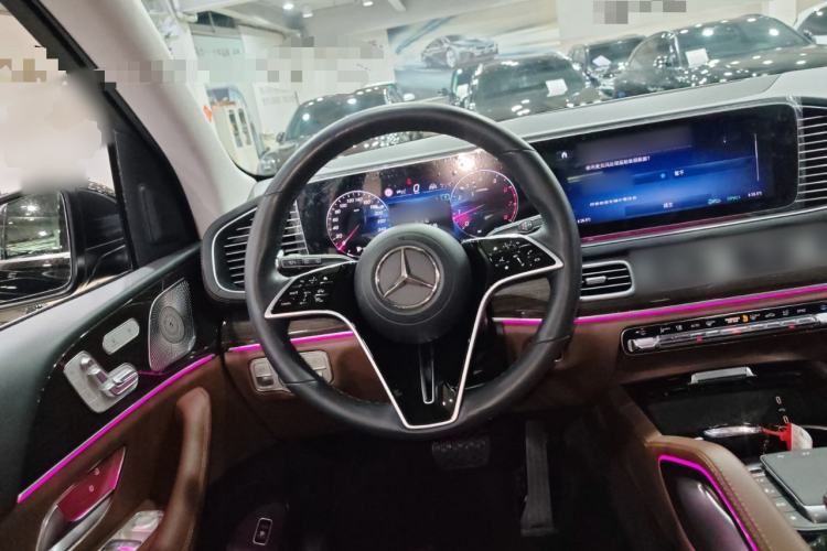 Used Mercedes-Benz GLE 2024 Refreshed GLE 350 4MATIC Stylish Edition Steering Wheel