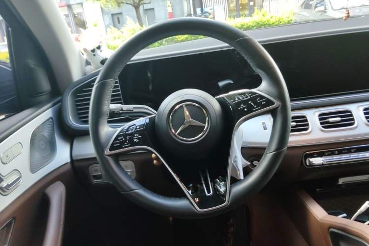 Used Mercedes-Benz GLE 2024 GLE 350 4MATIC Dynamic Edition Steering Wheel