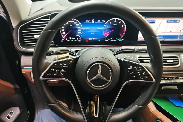 Used Mercedes-Benz GLE 2024 GLE 450 4MATIC Luxury Model Steering Wheel