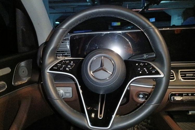 Used Mercedes-Benz GLE 2024 GLE 450 4MATIC Luxury Model Steering Wheel
