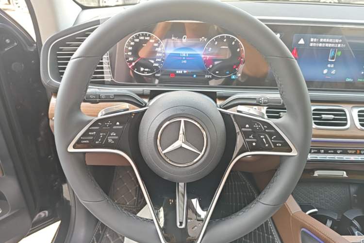 Used Mercedes-Benz GLE 2024 GLE 450 4MATIC Stylish Model Steering Wheel
