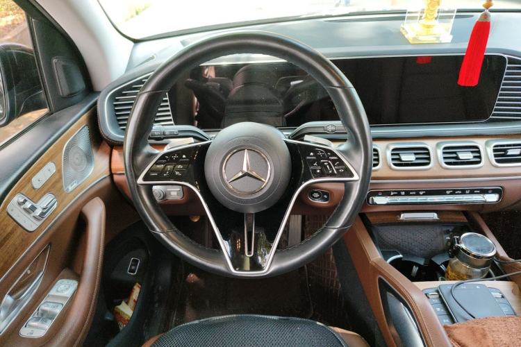 Used Mercedes-Benz GLE 2024 GLE 450 4MATIC Stylish Model Steering Wheel