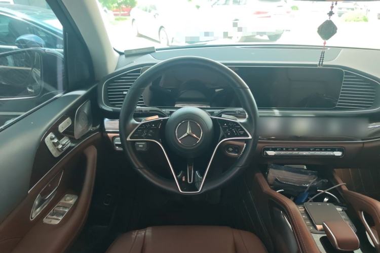 Used Mercedes-Benz GLE 2024 Refreshed GLE 350 4MATIC Stylish Edition Steering Wheel