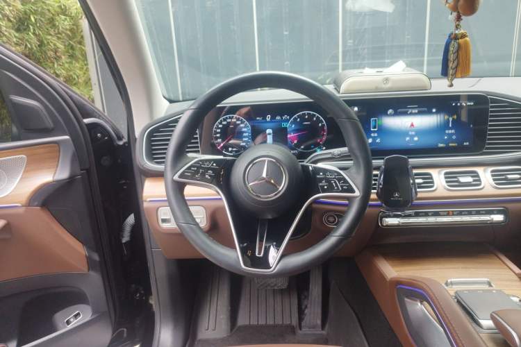 Used Mercedes-Benz GLE 2024 GLE 450 4MATIC Stylish Model Steering Wheel