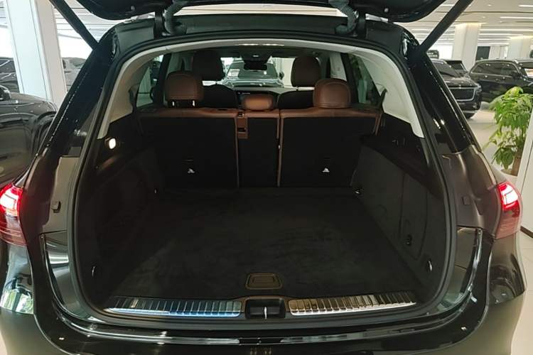 Used Mercedes-Benz GLE 2024 GLE 350 4MATIC Stylish Model Trunk