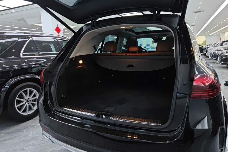 Used Mercedes-Benz GLE 2024 GLE 350 4MATIC Stylish Model Trunk