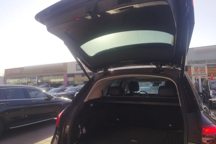 Used Mercedes-Benz GLE 2024 GLE 450 4MATIC Luxury Model Trunk