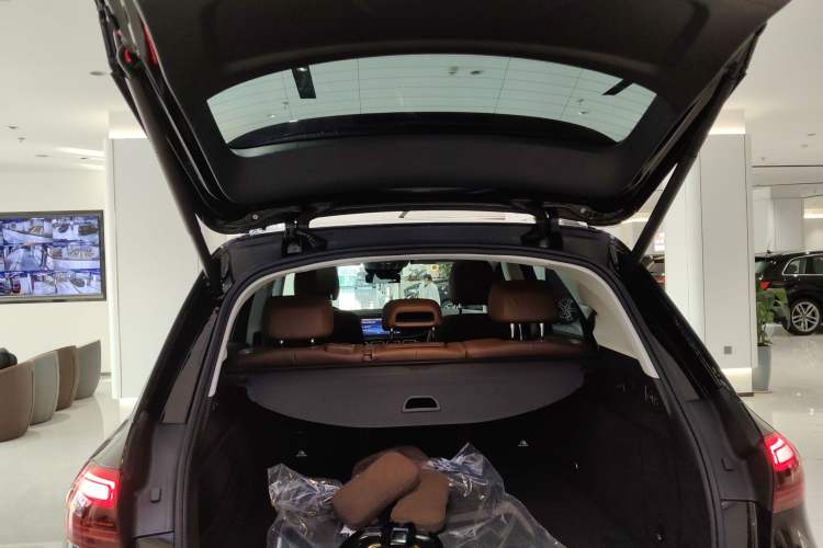 Used Mercedes-Benz GLE 2024 Refreshed GLE 350 4MATIC Stylish Edition Trunk