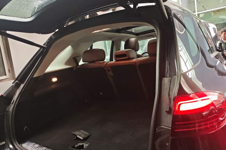 Used Mercedes-Benz GLE 2024 GLE 450 4MATIC Luxury Model Trunk