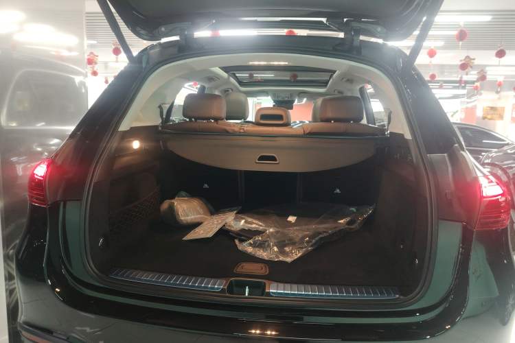 Used Mercedes-Benz GLE 2024 Refreshed GLE 350 4MATIC Stylish Edition Trunk