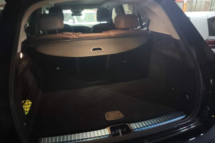 Used Mercedes-Benz GLE 2024 GLE 450 4MATIC Luxury Model Trunk