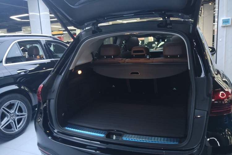 Used Mercedes-Benz GLE 2024 GLE 450 4MATIC Stylish Model Trunk