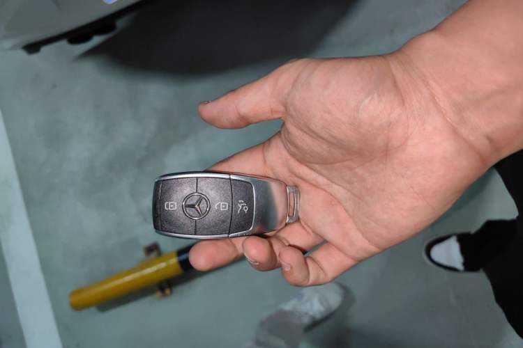 Used Mercedes-Benz GLE 2024 GLE 450 4MATIC Luxury Model Vehicle Key