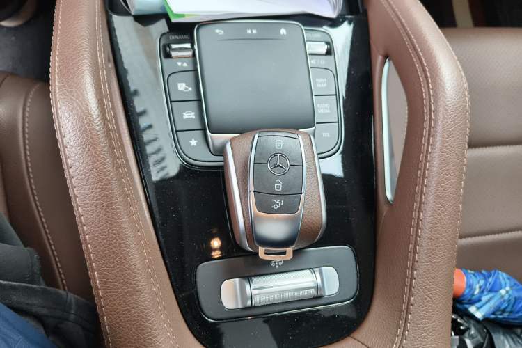 Used Mercedes-Benz GLE 2024 Refreshed GLE 350 4MATIC Stylish Edition Vehicle Key