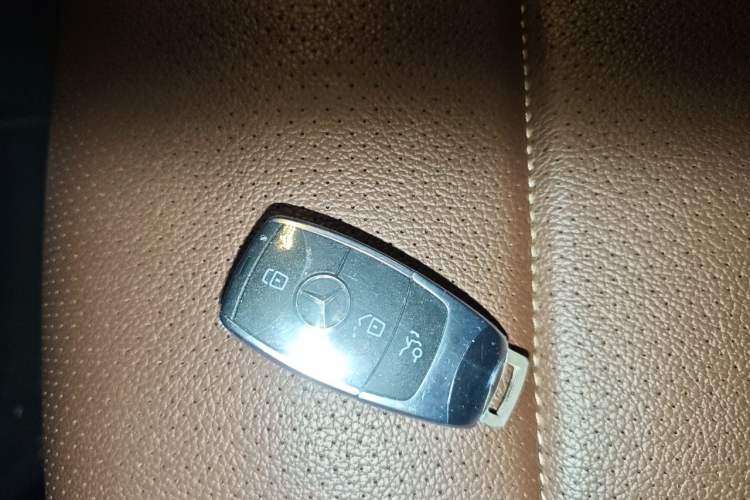 Used Mercedes-Benz GLE 2024 GLE 450 4MATIC Luxury Model Vehicle Key