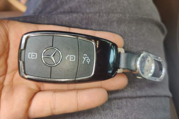 Used Mercedes-Benz GLE 2024 Refreshed GLE 350 4MATIC Stylish Edition Vehicle Key