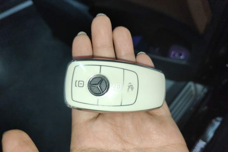 Used Mercedes-Benz GLE 2024 Refreshed GLE 350 4MATIC Stylish Edition Vehicle Key