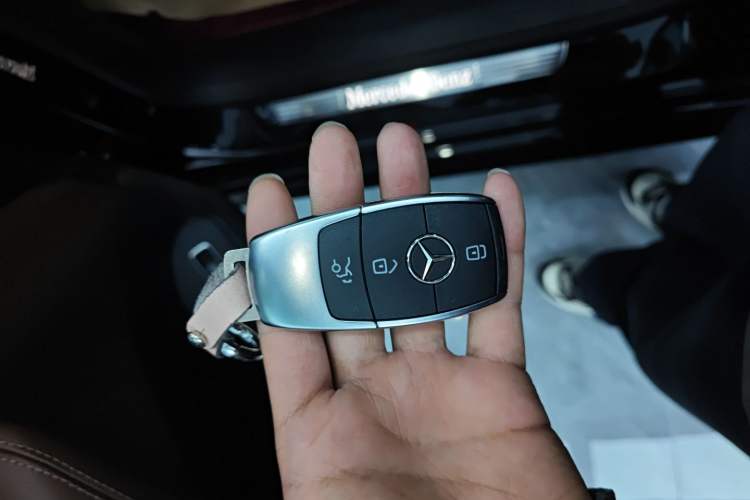 Used Mercedes-Benz GLE 2024 GLE 350 4MATIC Stylish Model Vehicle Key