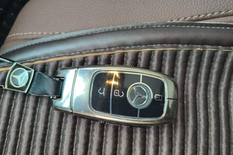 Used Mercedes-Benz GLE 2024 Refreshed GLE 350 4MATIC Stylish Edition Vehicle Key