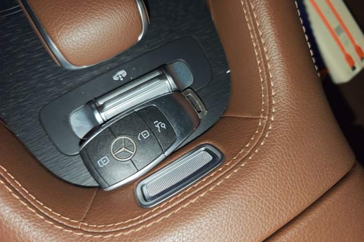 Used Mercedes-Benz GLE 2024 GLE 450 4MATIC Luxury Model Vehicle Key