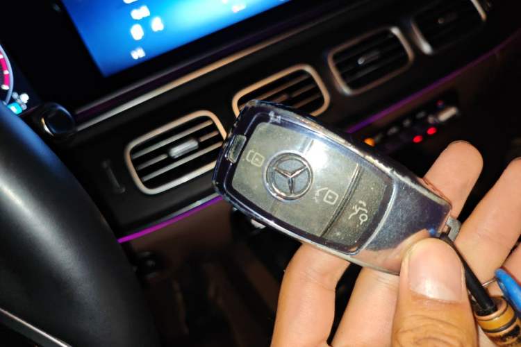 Used Mercedes-Benz GLE 2024 GLE 450 4MATIC Luxury Model Vehicle Key