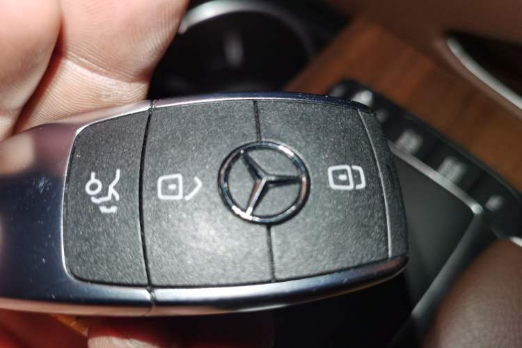 Used Mercedes-Benz GLE 2024 GLE 450 4MATIC Stylish Model Vehicle Key