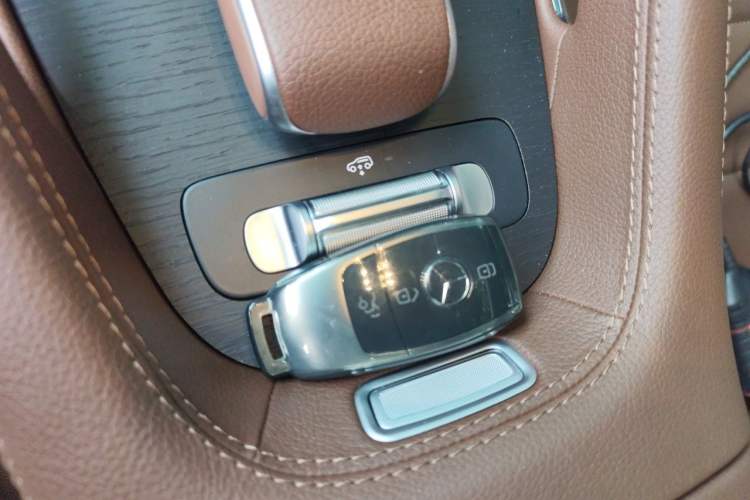 Used Mercedes-Benz GLE 2024 GLE 450 4MATIC Luxury Model Vehicle Key