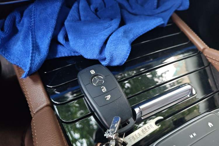 Used Mercedes-Benz GLE 2024 Refreshed GLE 350 4MATIC Stylish Edition Vehicle Key