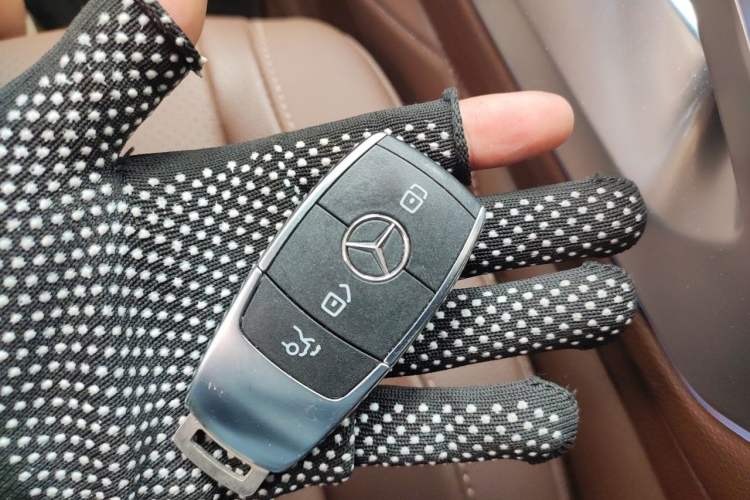 Used Mercedes-Benz GLE 2024 GLE 450 4MATIC Luxury Model Vehicle Key