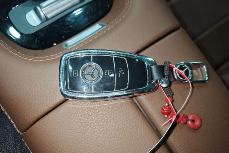 Used Mercedes-Benz GLE 2024 Refreshed GLE 350 4MATIC Stylish Edition Vehicle Key