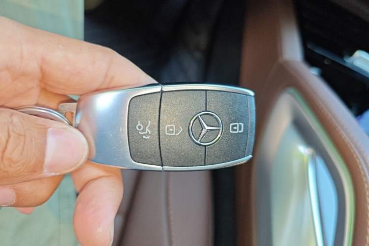 Used Mercedes-Benz GLE 2024 Refreshed GLE 350 4MATIC Stylish Edition Vehicle Key