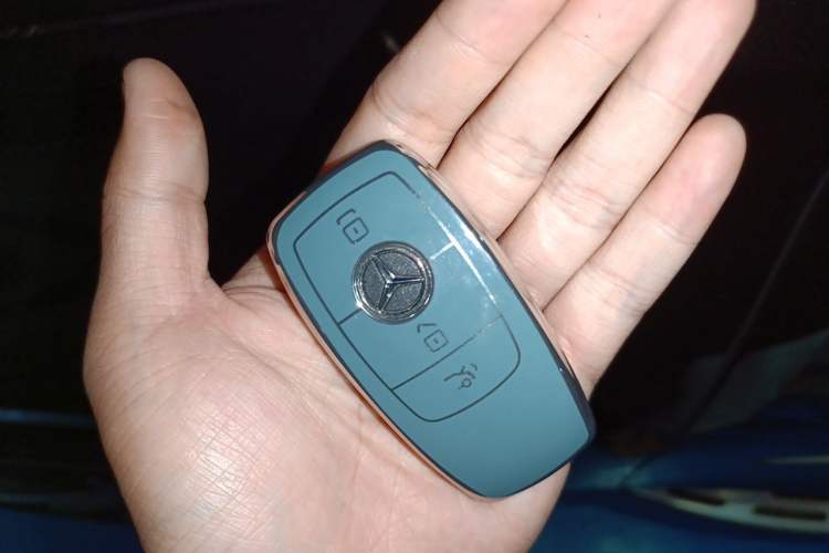 Used Mercedes-Benz GLE 2024 GLE 450 4MATIC Luxury Model Vehicle Key