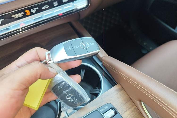 Used Mercedes-Benz GLE 2024 GLE 450 4MATIC Stylish Model Vehicle Key
