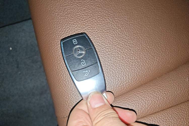 Used Mercedes-Benz GLE 2024 GLE 450 4MATIC Luxury Model Vehicle Key