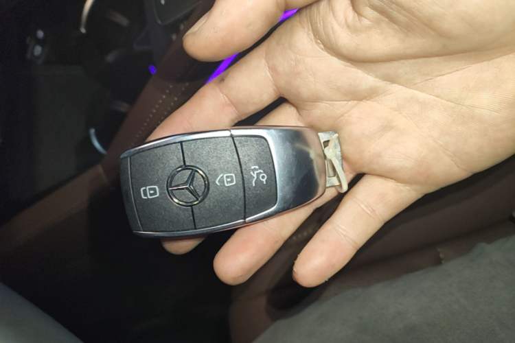 Used Mercedes-Benz GLE 2024 GLE 450 4MATIC Luxury Model Vehicle Key