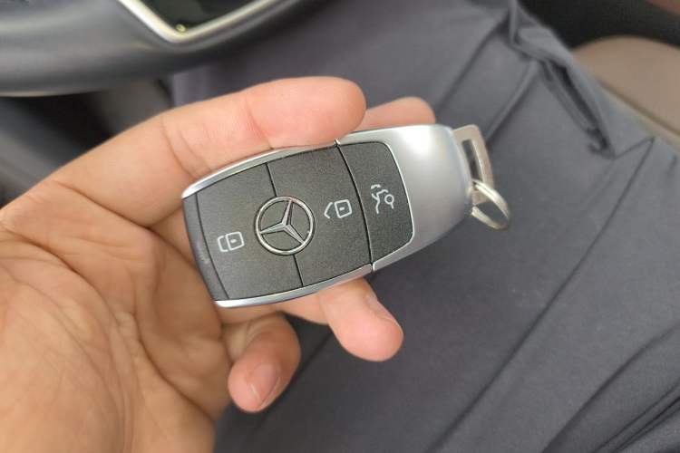 Used Mercedes-Benz GLE 2024 Refreshed GLE 350 4MATIC Stylish Edition Vehicle Key