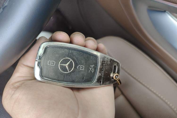 Used Mercedes-Benz GLE 2024 Refreshed GLE 350 4MATIC Stylish Edition Vehicle Key