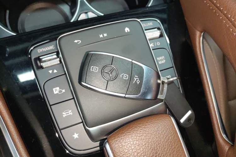 Used Mercedes-Benz GLE 2024 Refreshed GLE 350 4MATIC Stylish Edition Vehicle Key