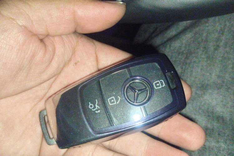 Used Mercedes-Benz GLE 2024 GLE 450 4MATIC Luxury Model Vehicle Key