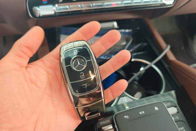 Used Mercedes-Benz GLE 2024 Refreshed GLE 350 4MATIC Stylish Edition Vehicle Key