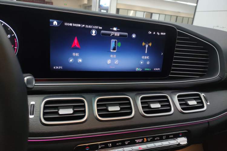 Used Mercedes-Benz GLE 2024 GLE 450 4MATIC Luxury Model Audio And AC Panel
