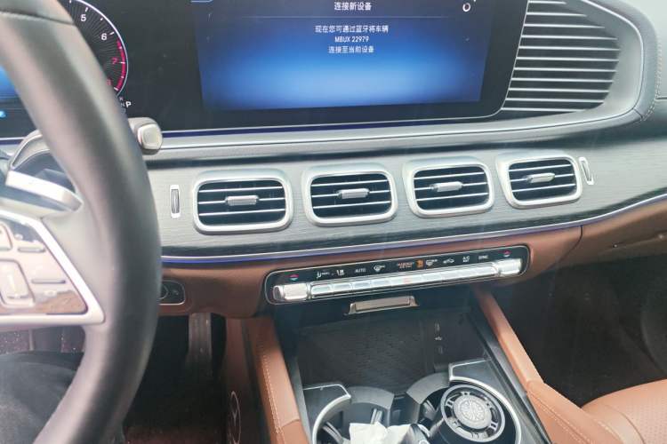 Used Mercedes-Benz GLE 2024 GLE 450 4MATIC Luxury Model Audio And AC Panel