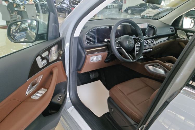Used Mercedes-Benz GLE 2024 Refreshed GLE 350 4MATIC Stylish Edition Driver Seat