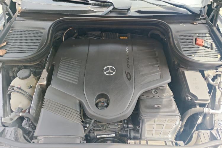 Used Mercedes-Benz GLE 2024 GLE 450 4MATIC Luxury Model Engine Bay