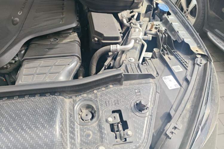 Used Mercedes-Benz GLE 2024 GLE 450 4MATIC Luxury Model Engine Bay Left