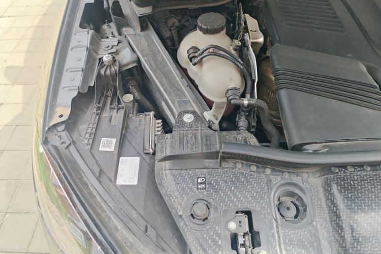 Used Mercedes-Benz GLE 2024 GLE 450 4MATIC Luxury Model Engine Bay Right