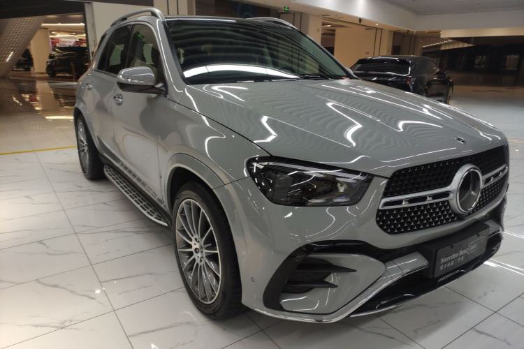 Used Mercedes-Benz GLE 2024 GLE 450 4MATIC Luxury Model Front Right 45 Deg