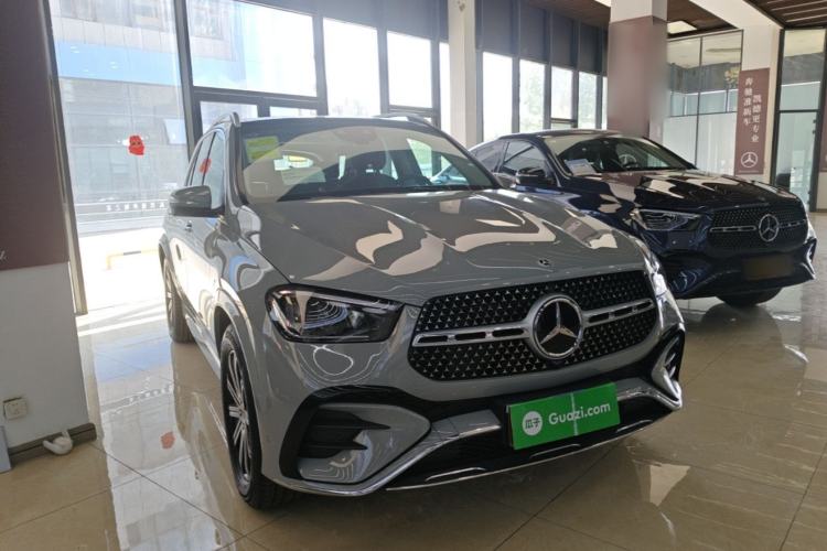 Used Mercedes-Benz GLE 2024 Refreshed GLE 350 4MATIC Stylish Edition Front Right 45 Deg