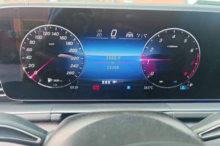 Used Mercedes-Benz GLE 2024 GLE 450 4MATIC Luxury Model Instrument Cluster